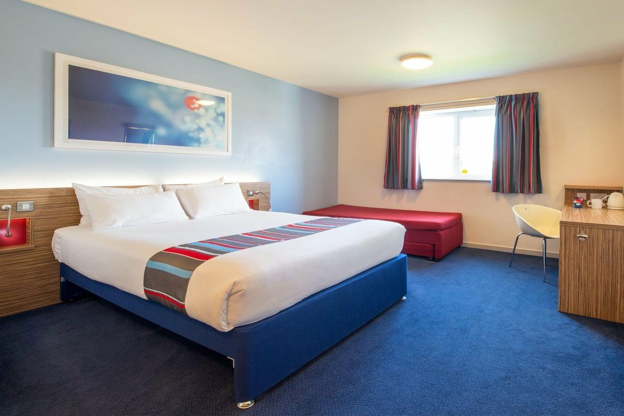 Travelodge Liverpool Central Exchange Street Exterior photo