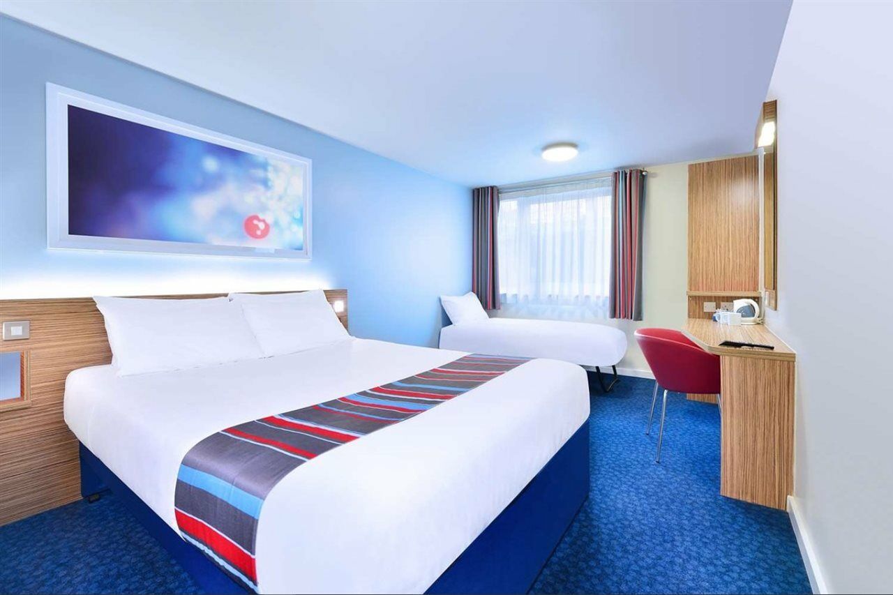 Travelodge Liverpool Central Exchange Street Exterior photo