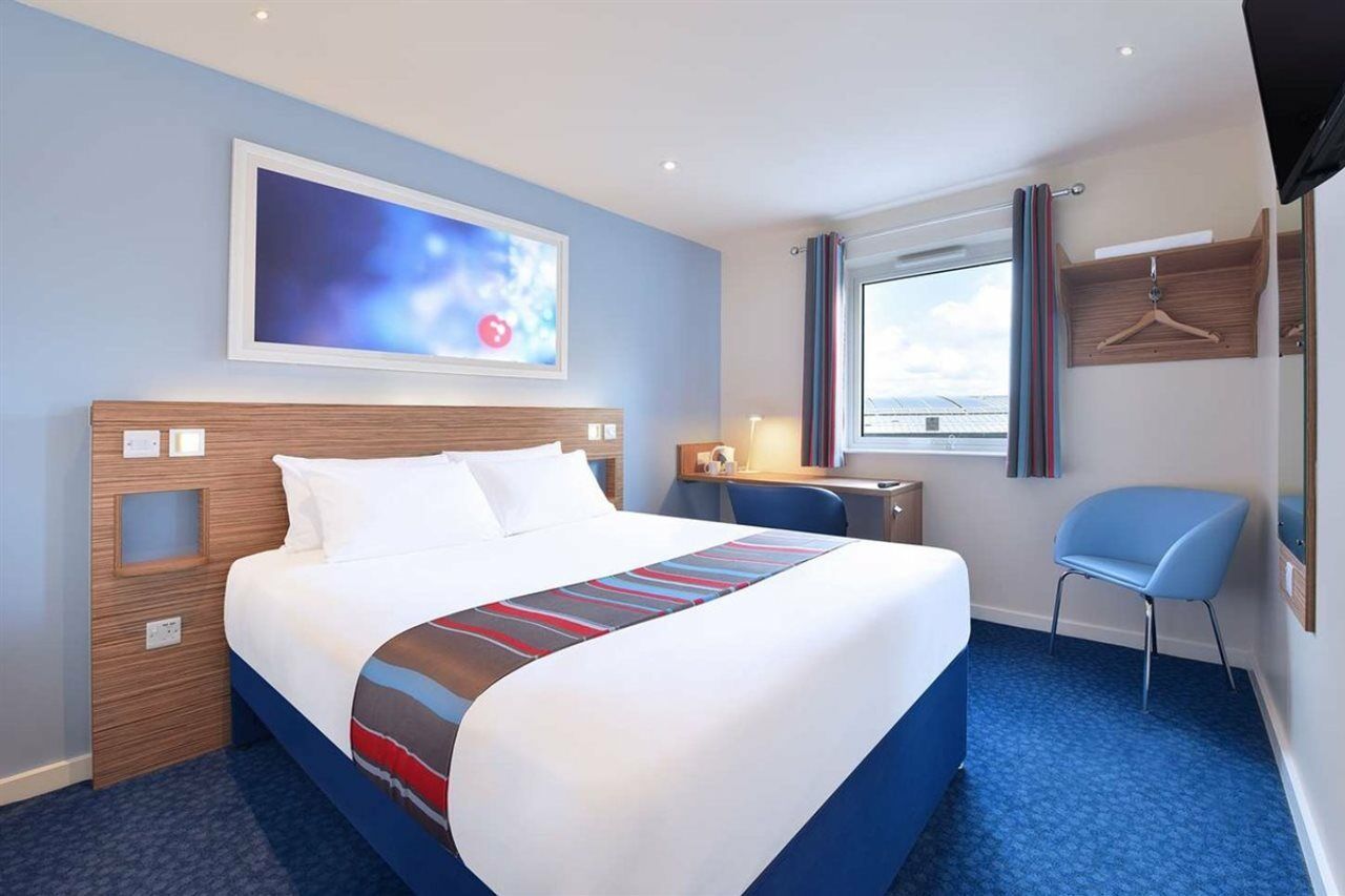 Travelodge Liverpool Central Exchange Street Exterior photo